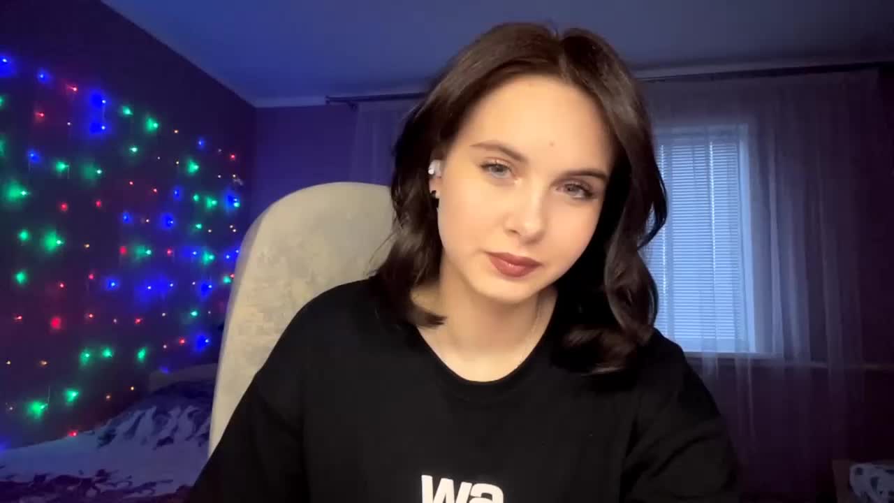 CANDY-LIPS-GIRL Cam Model Chat October 15, 2025