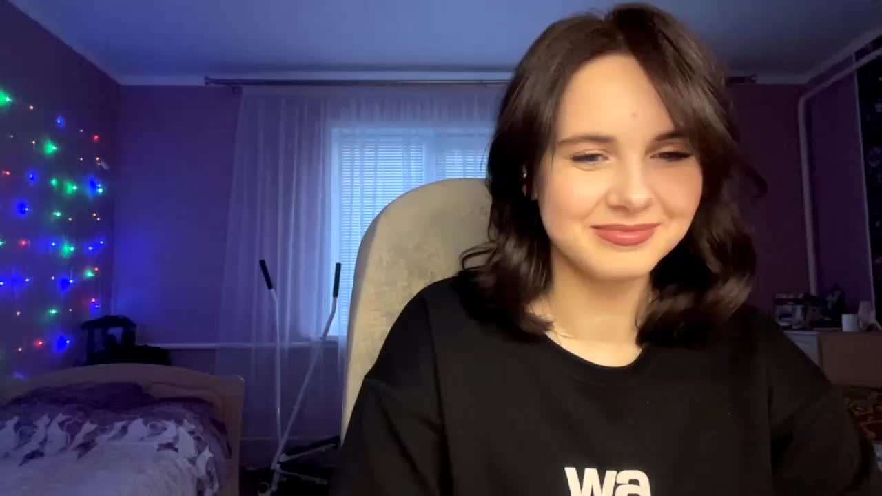 CANDY-LIPS-GIRL Cam Model Chat October 15, 2025