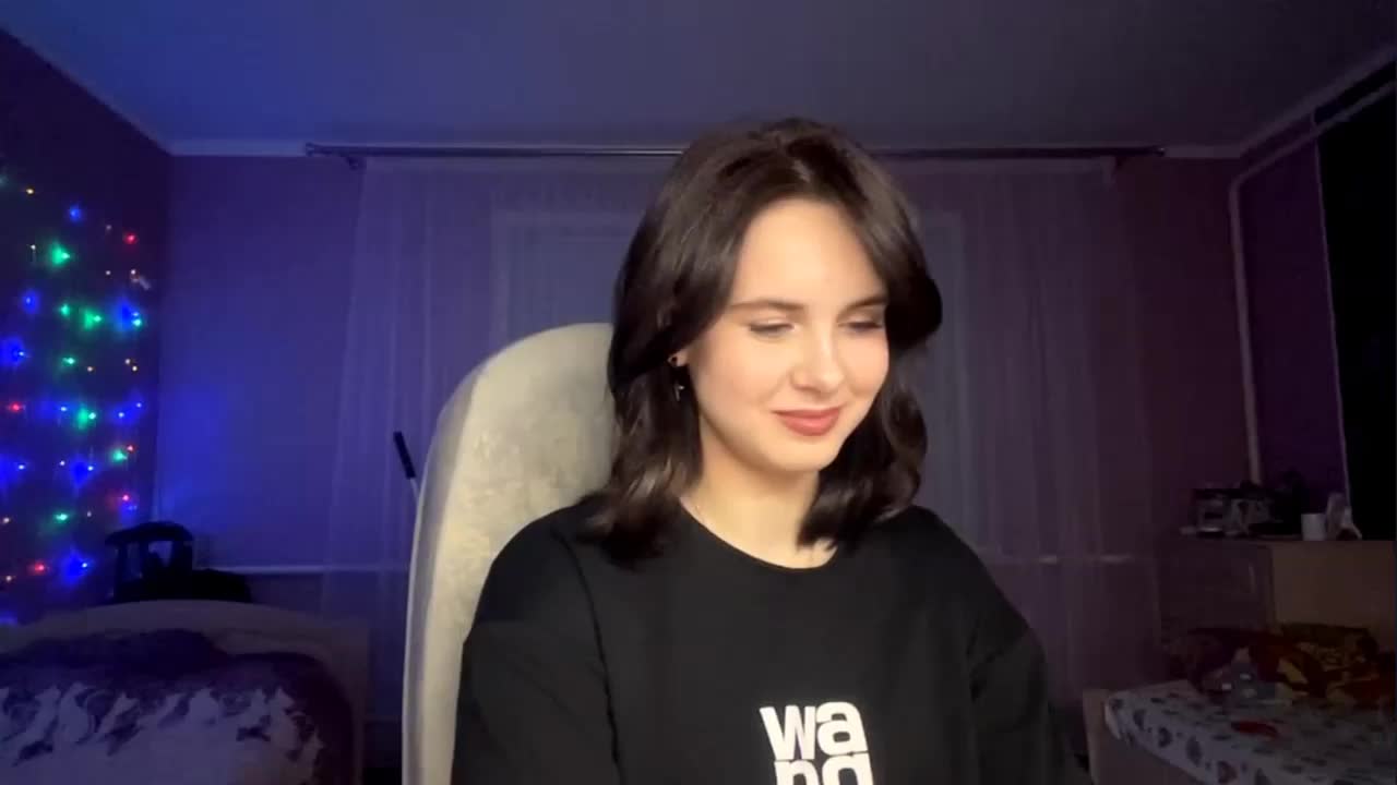 CANDY-LIPS-GIRL Cam Model Chat October 15, 2025