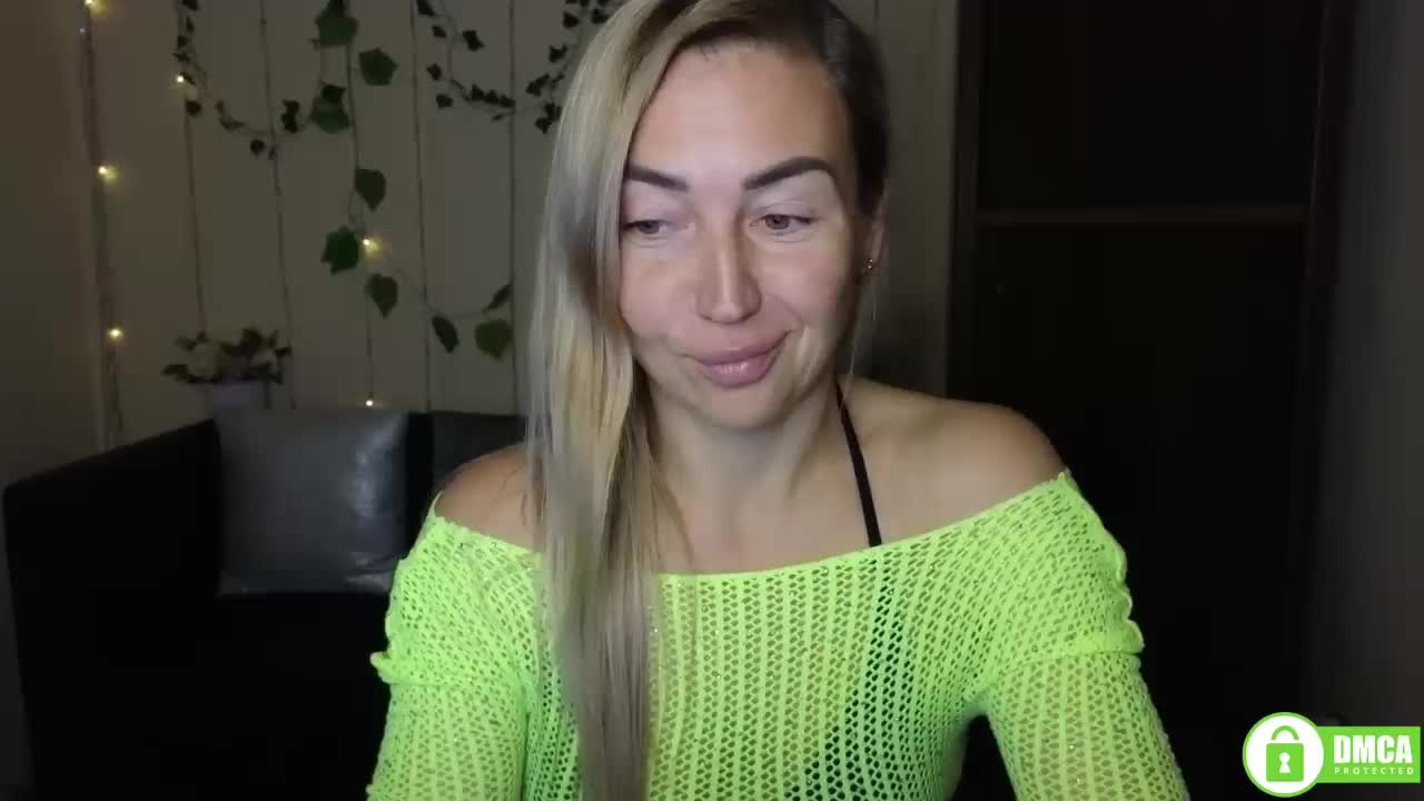 Jullyblondkiss Cam Model Chat October 15, 2025