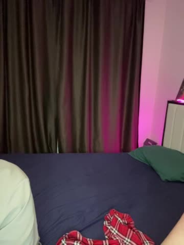 Cris_Mi Cam Model Chat October 15, 2025