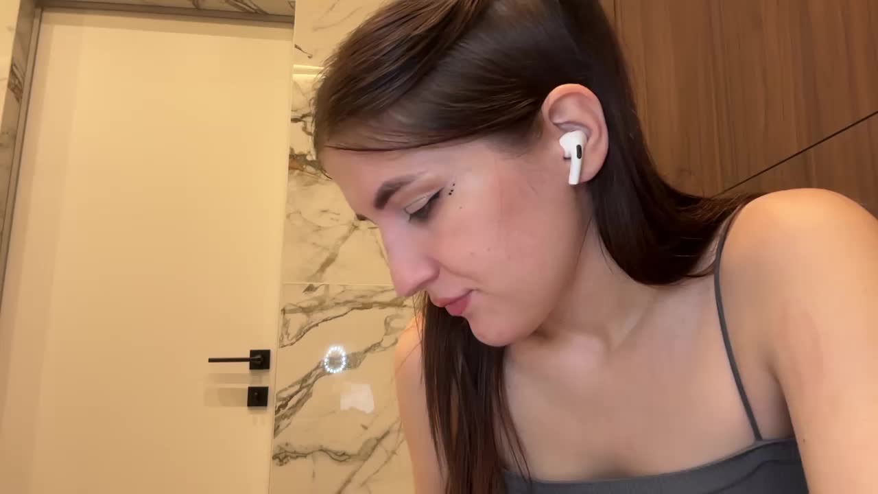 SelenaMoon Cam Model Chat October 15, 2025