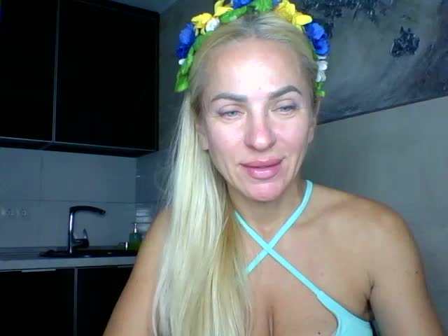 annamari1563 Cam Model Chat October 15, 2025