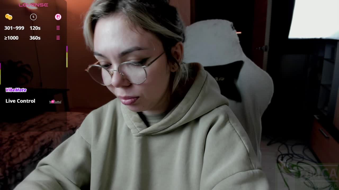 AnyaTaylorJoy_ Cam Model Chat October 15, 2025