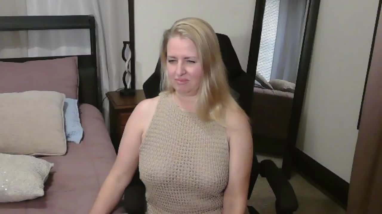 Holliekate Cam Model Chat October 15, 2025