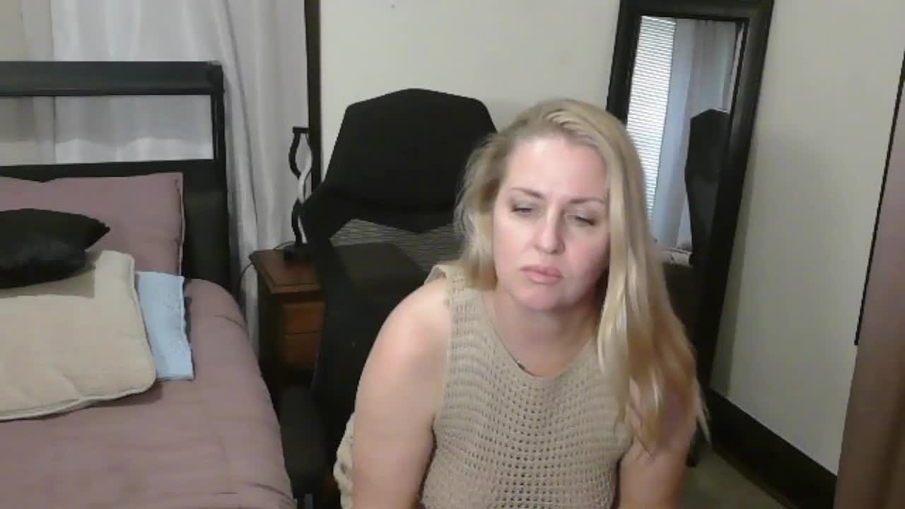 Holliekate Cam Model Chat October 15, 2025