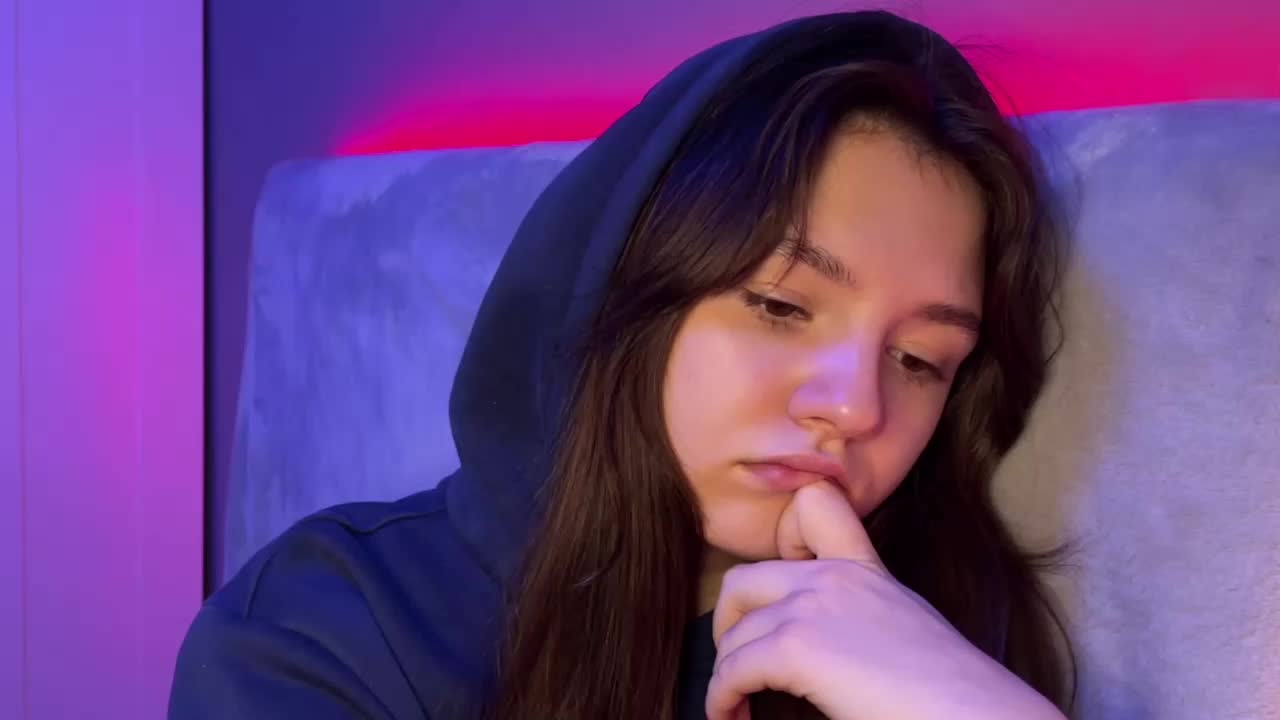 AlisaRichGold Cam Model Chat October 15, 2025