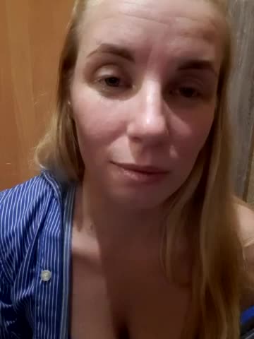 -nelya- Cam Model Chat October 15, 2025