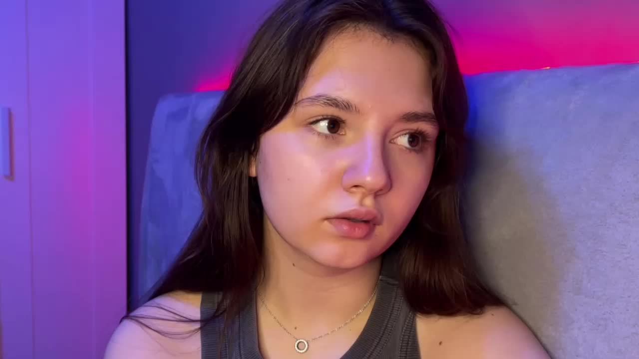 AlisaRichGold Cam Model Chat October 15, 2025