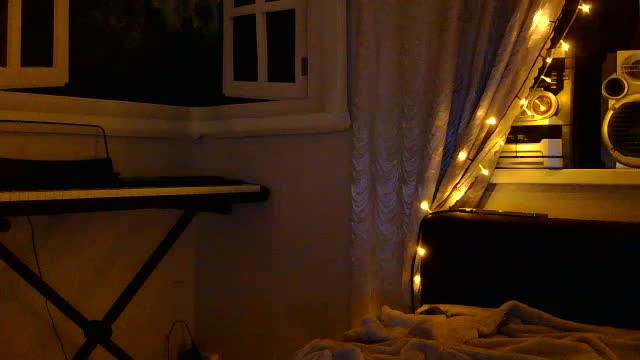 Elly_Silence Cam Model Chat October 15, 2025