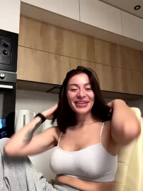 LunaDesire Cam Model Chat October 15, 2025