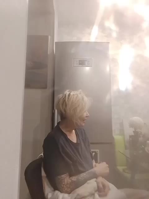 TilyTily Cam Model Chat October 15, 2025