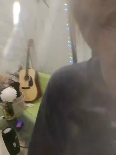 TilyTily Cam Model Chat October 15, 2025