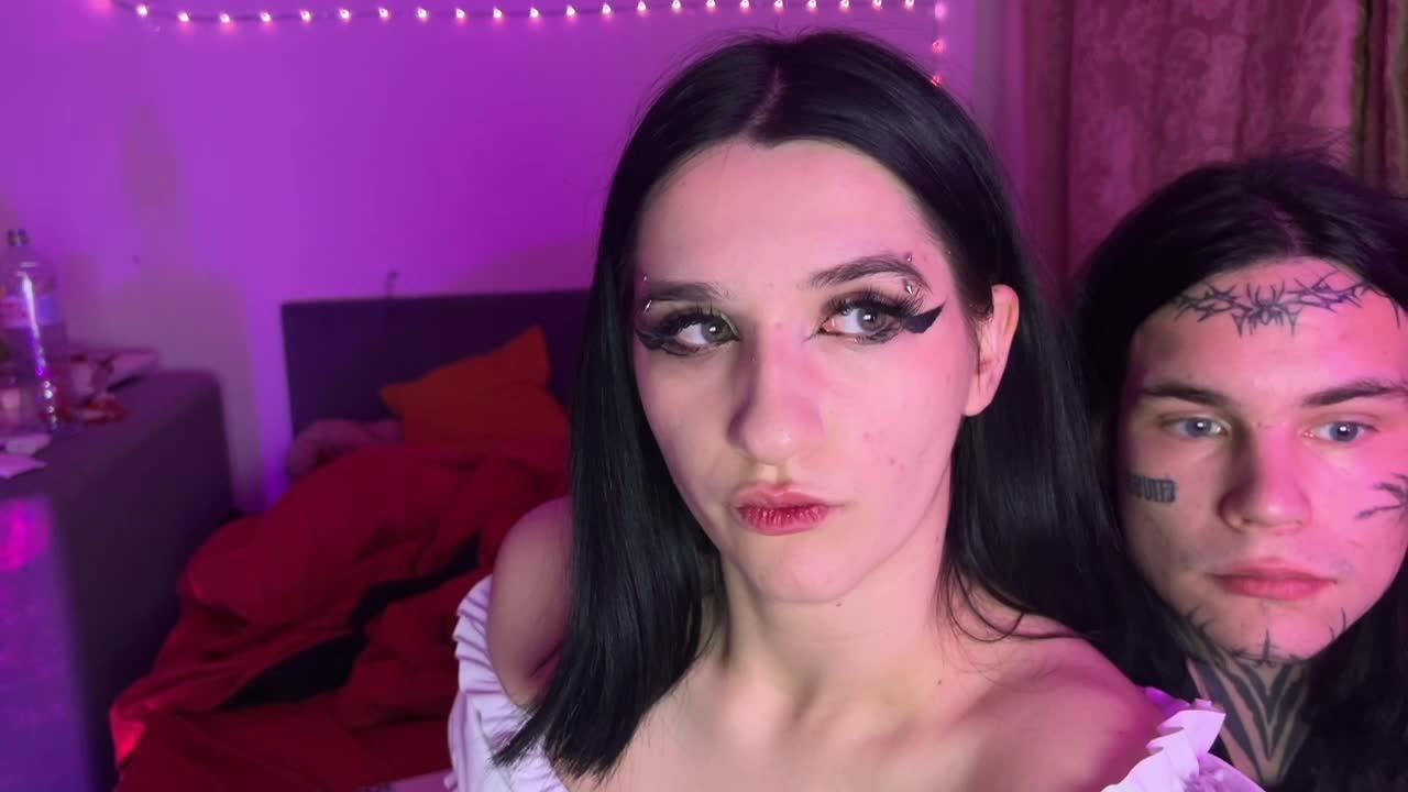 WetLips19 Cam Model Chat October 15, 2025