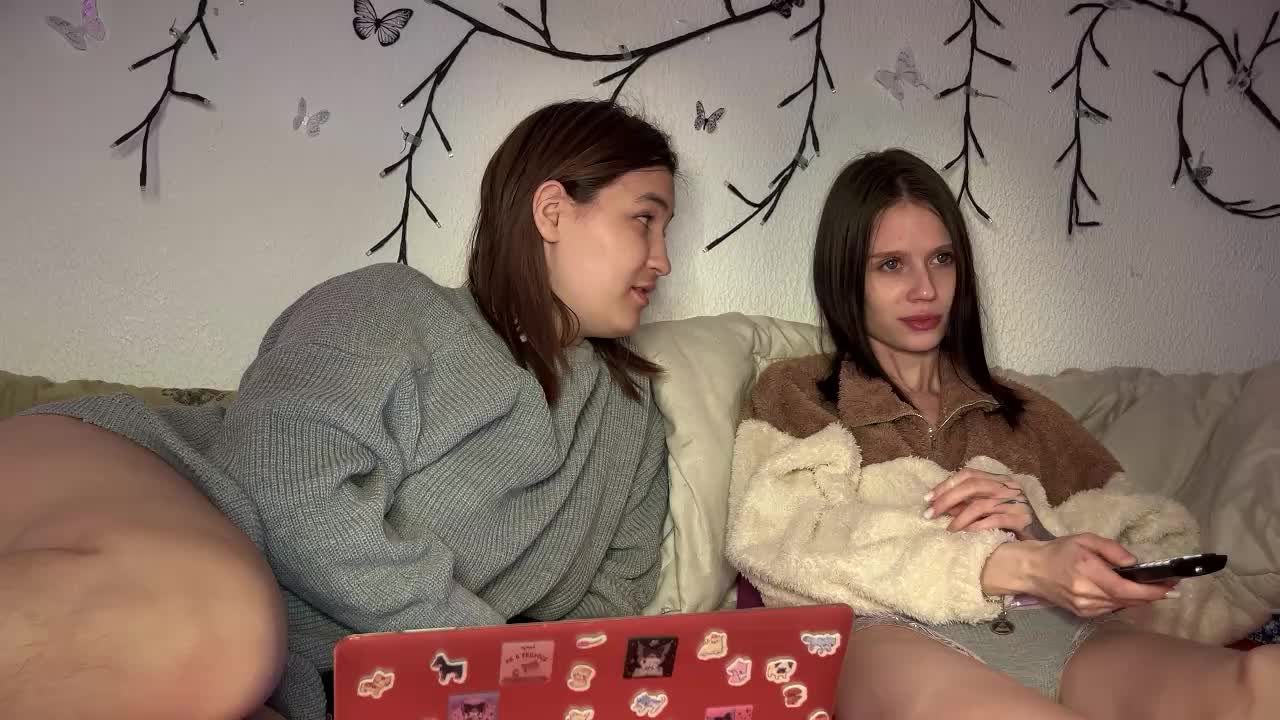 ZoyaVikki Cam Model Chat October 15, 2025