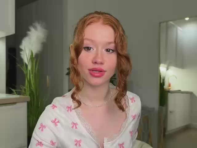 -milka- Cam Model Chat October 15, 2025