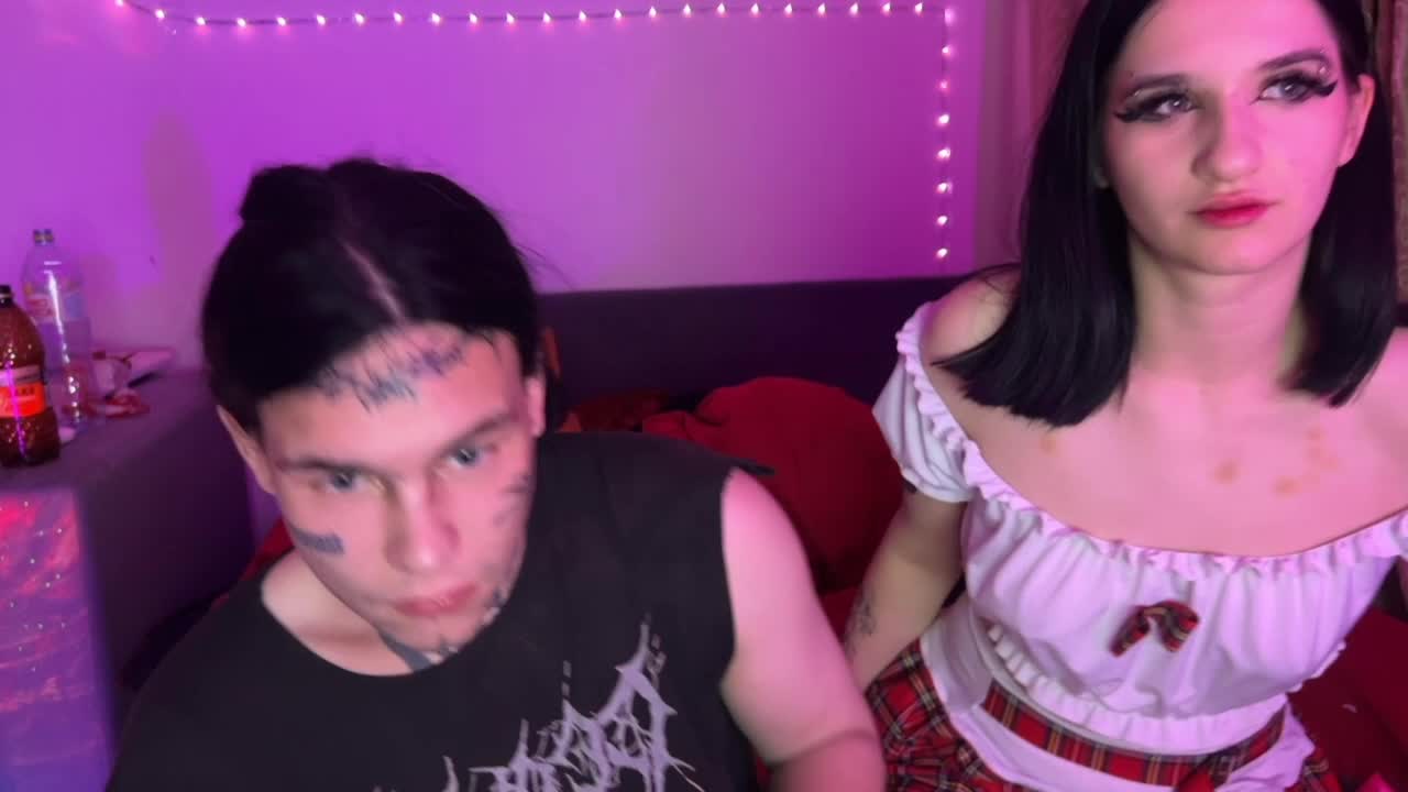 WetLips19 Cam Model Chat October 15, 2025