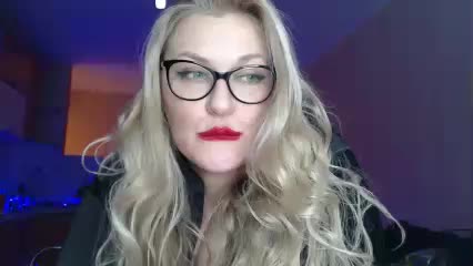 NushaMilf Cam Model Chat October 15, 2025