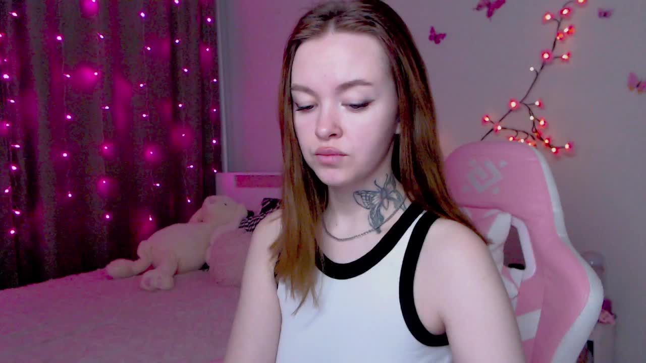 NaughtyMable Cam Model Chat October 15, 2025