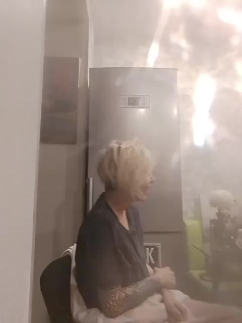 TilyTily Cam Model Chat October 15, 2025