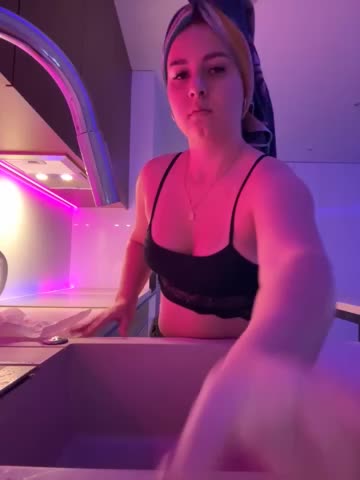 LilianaLaRosso Cam Model Chat October 15, 2025