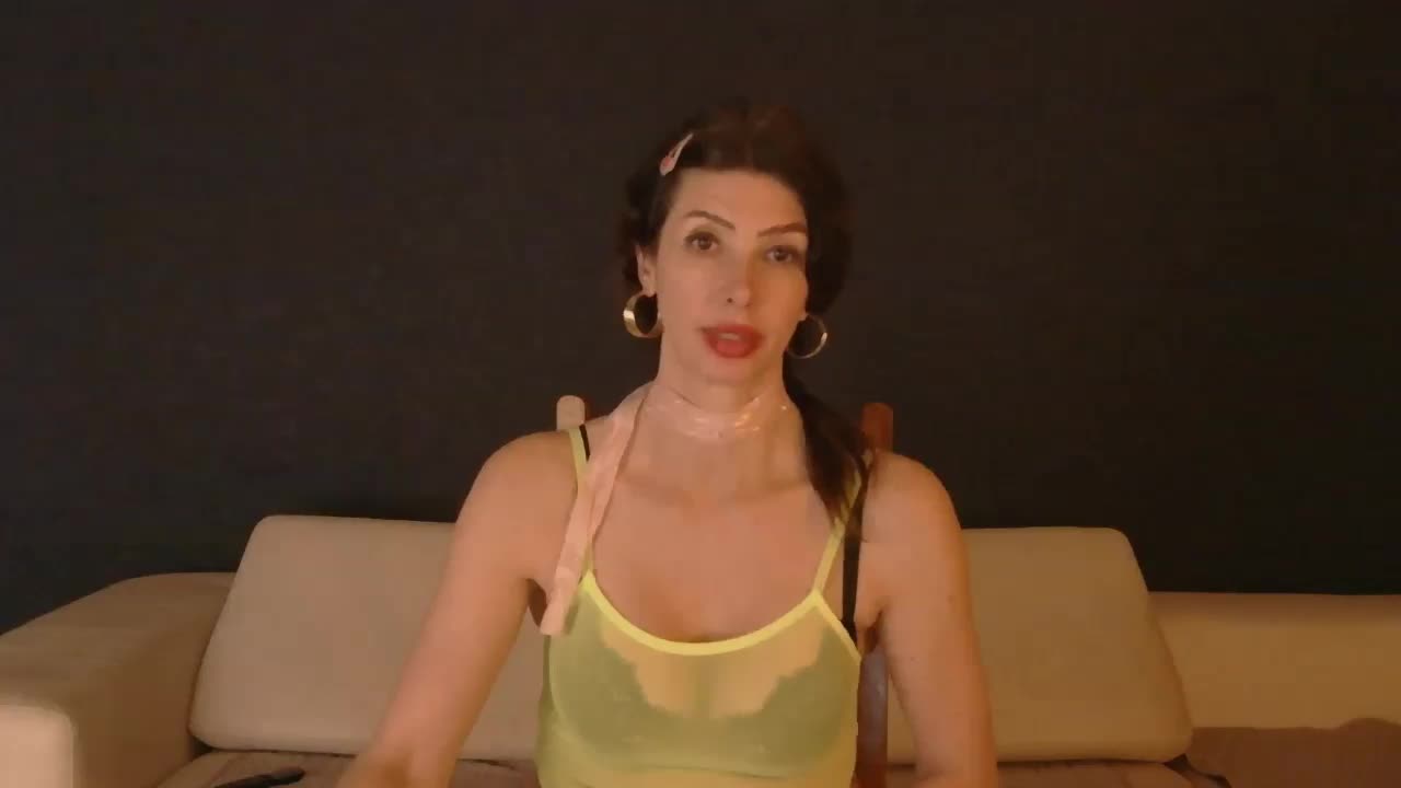 WhiteQueen888 Cam Model Chat October 15, 2025