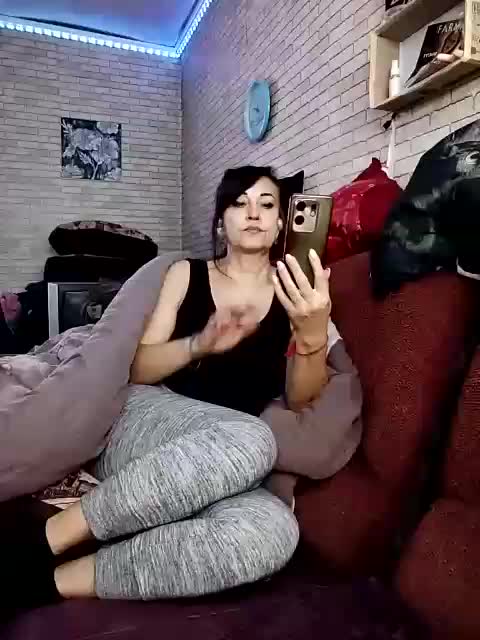 Lina-a-13 Cam Model Chat October 15, 2025