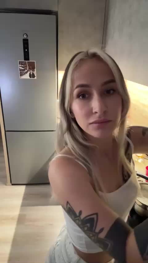 QueenKing Cam Model Chat October 15, 2025