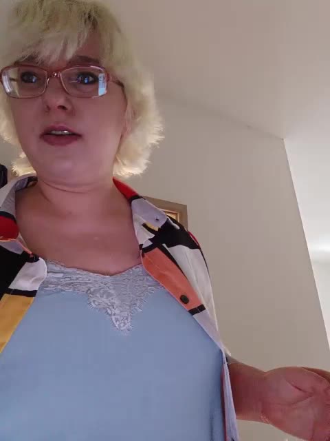 Vika211 Cam Model Chat October 15, 2025