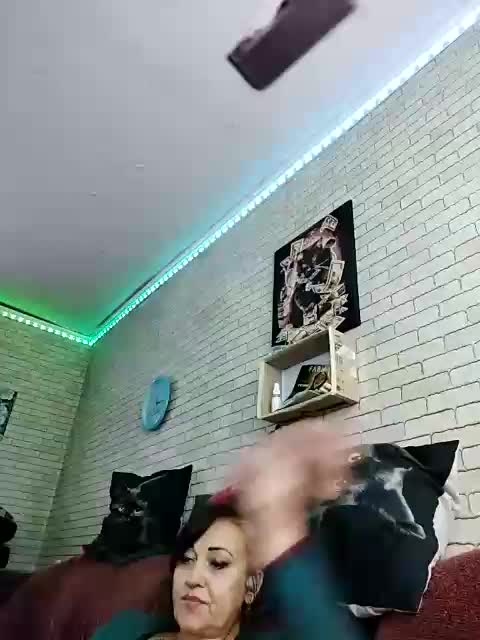 Lina-a-13 Cam Model Chat October 15, 2025