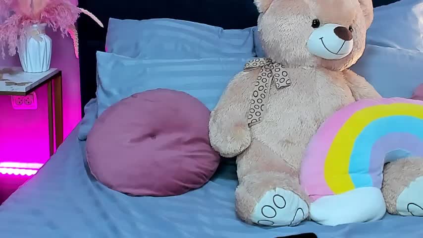 Curvy_Dynamite_ Cam Model Chat October 15, 2025