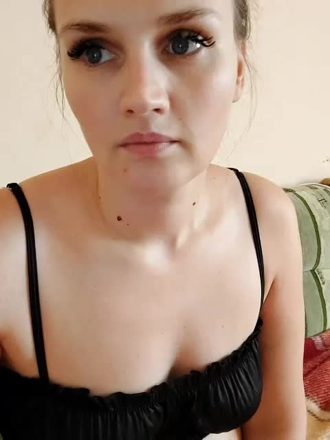 LisaLovHoney Cam Model Chat October 15, 2025