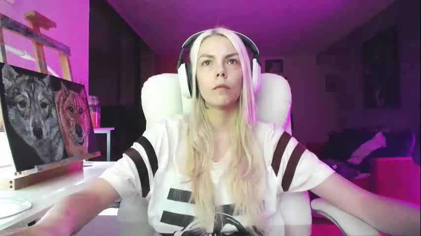 tinykylie Cam Model Chat October 15, 2025