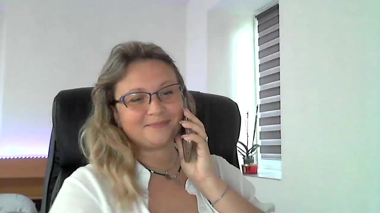 NERVOMOTINA Cam Model Chat October 15, 2025