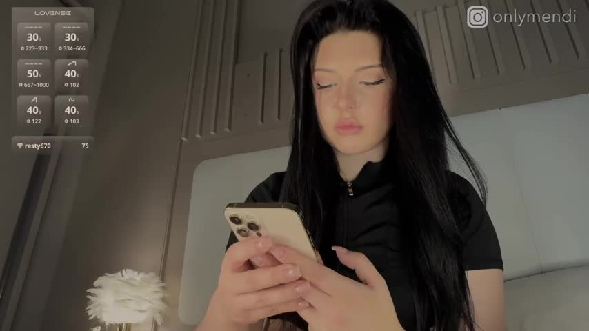 MENNDI Cam Model Chat October 15, 2025