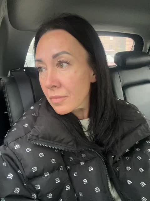 Karolina_Milf Cam Model Chat October 15, 2025