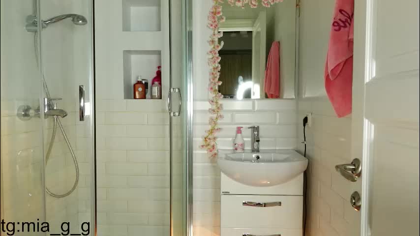 mia_g_ Cam Model Chat October 15, 2025