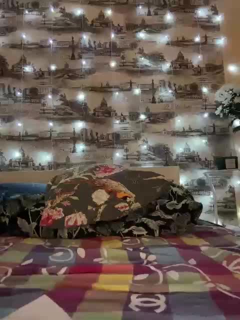 Vikulya1 Cam Model Chat October 15, 2025