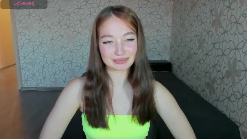 Lissa_Cristal Cam Model Chat October 15, 2025