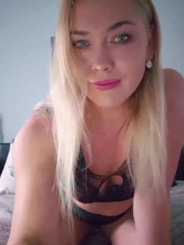 Yesenia-1 Cam Model Chat October 15, 2025