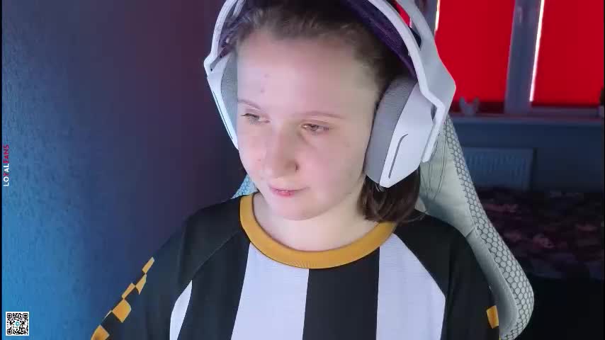 moon_avengers Cam Model Chat October 15, 2025