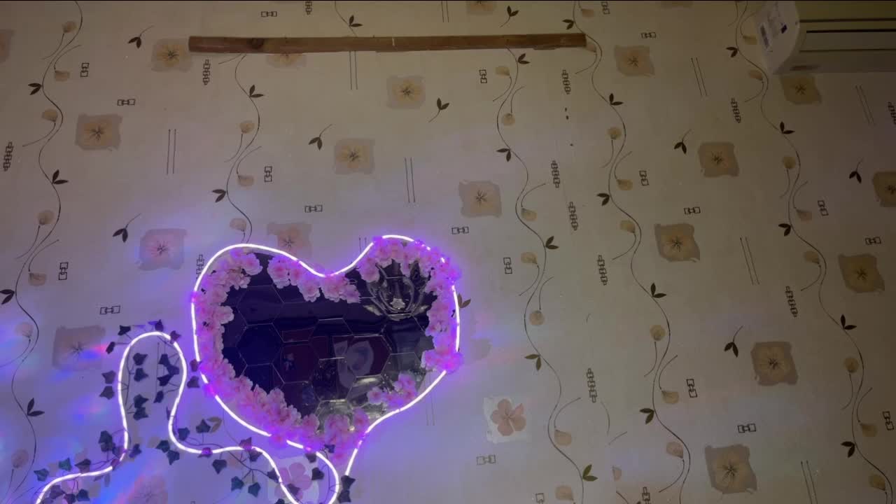 The-best-babies Cam Model Chat October 15, 2025