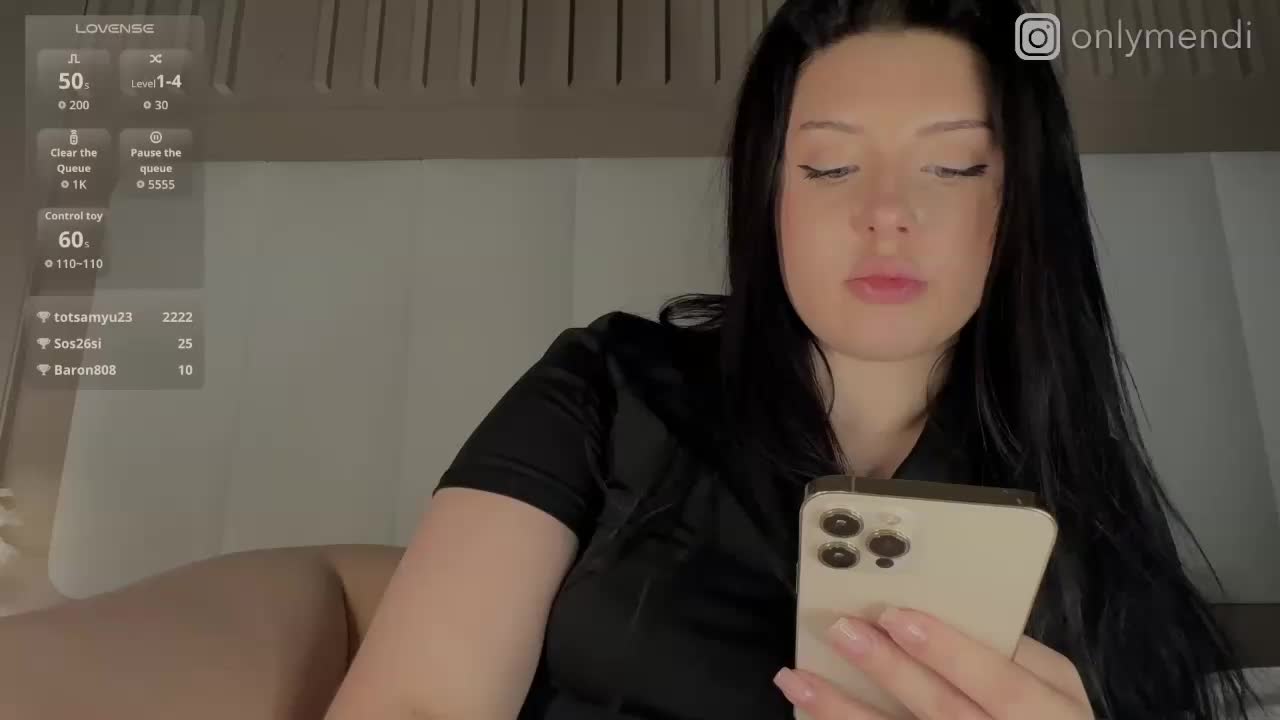 MENNDI Cam Model Chat October 15, 2025