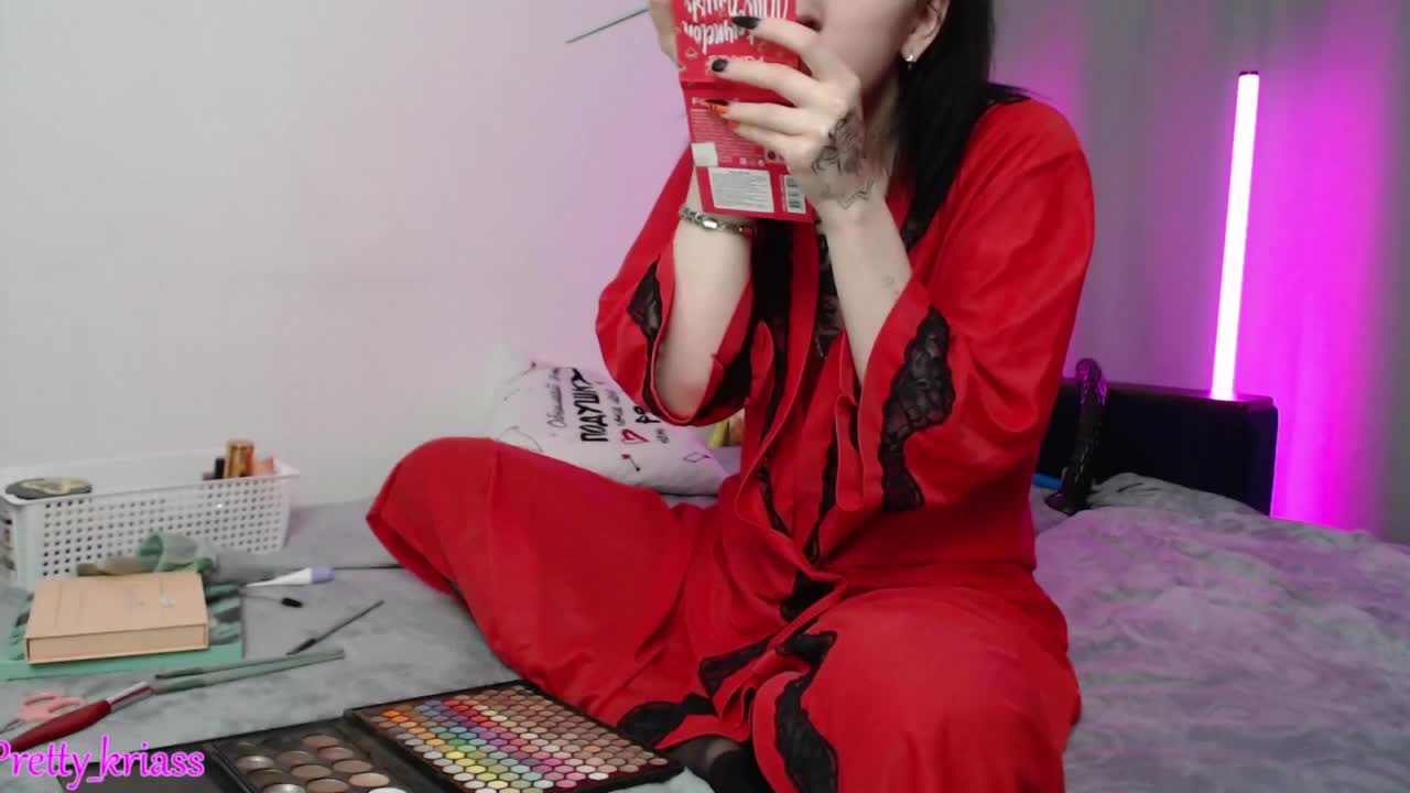 krisskiss21 Cam Model Chat October 15, 2025