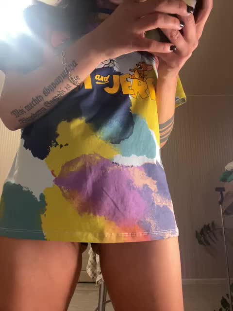 Karolina_Milf Cam Model Chat October 16, 2025