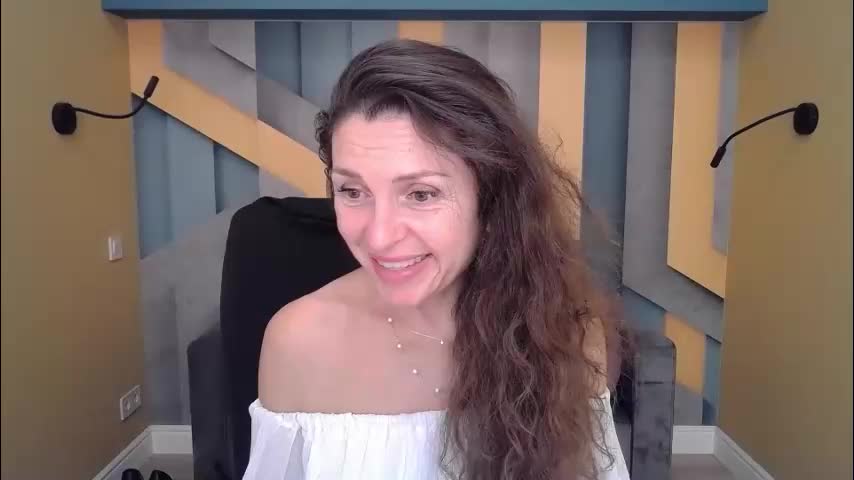 ellalongs Cam Model Chat October 16, 2025