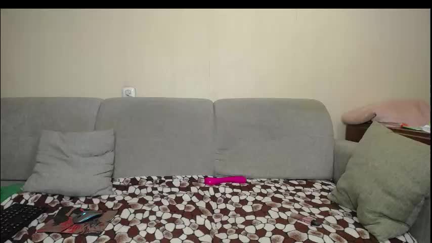 nikolettared Cam Model Chat October 16, 2025