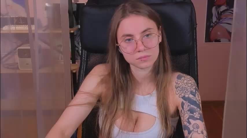 _lovelylove_ Cam Model Chat October 16, 2025