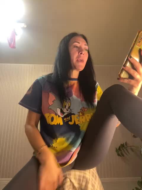 Karolina_Milf Cam Model Chat October 16, 2025