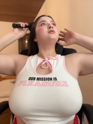 Kamilla_Loop Cam Model Chat October 16, 2025